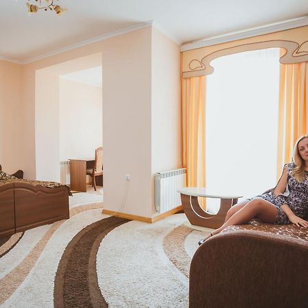 Andinna Hotel Chernivtsi Εξωτερικό φωτογραφία