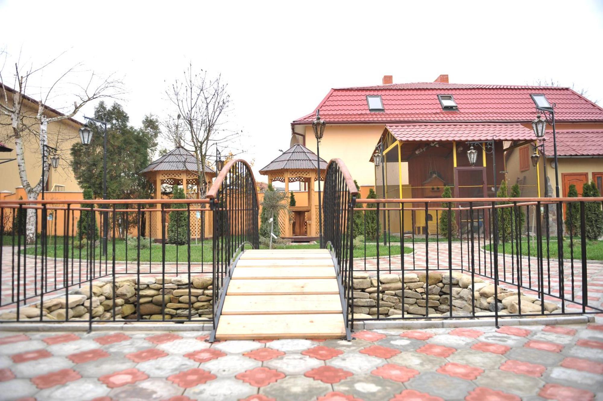 Andinna Hotel Chernivtsi Εξωτερικό φωτογραφία